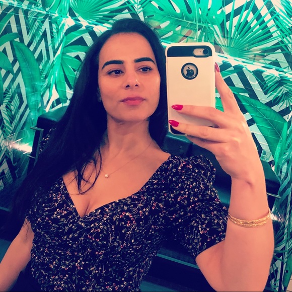 Meet your Posher, Zainey - Picture 1 of 1